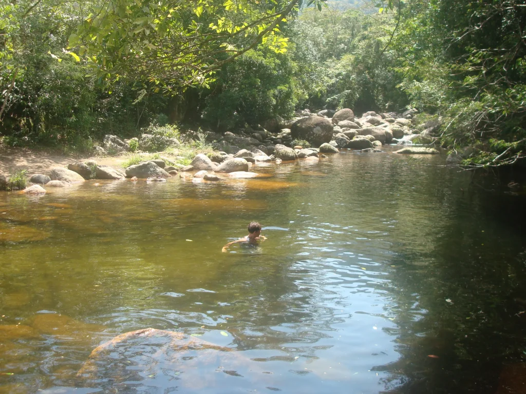 Cachoeira do Poço Fundo na região da Praia do Bonete, em Ilhabela